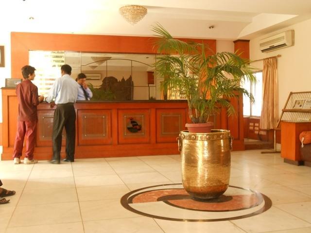 Hotel Horn Bill Guwahati Exteriör bild